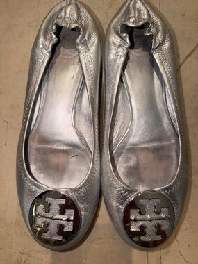 Tory Burch Metallic Silver Logo Ballet Flats size 9